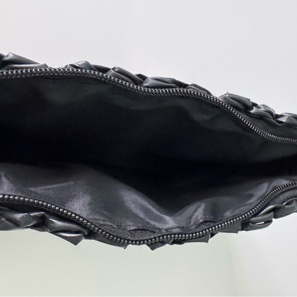 Simply Southern Key Largo Black Woven Purse with Gold Accents - Picture 6 of 9